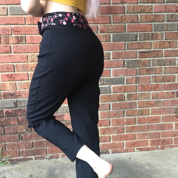 Express High rise floral embroidered slacks - Picture 4 of 4